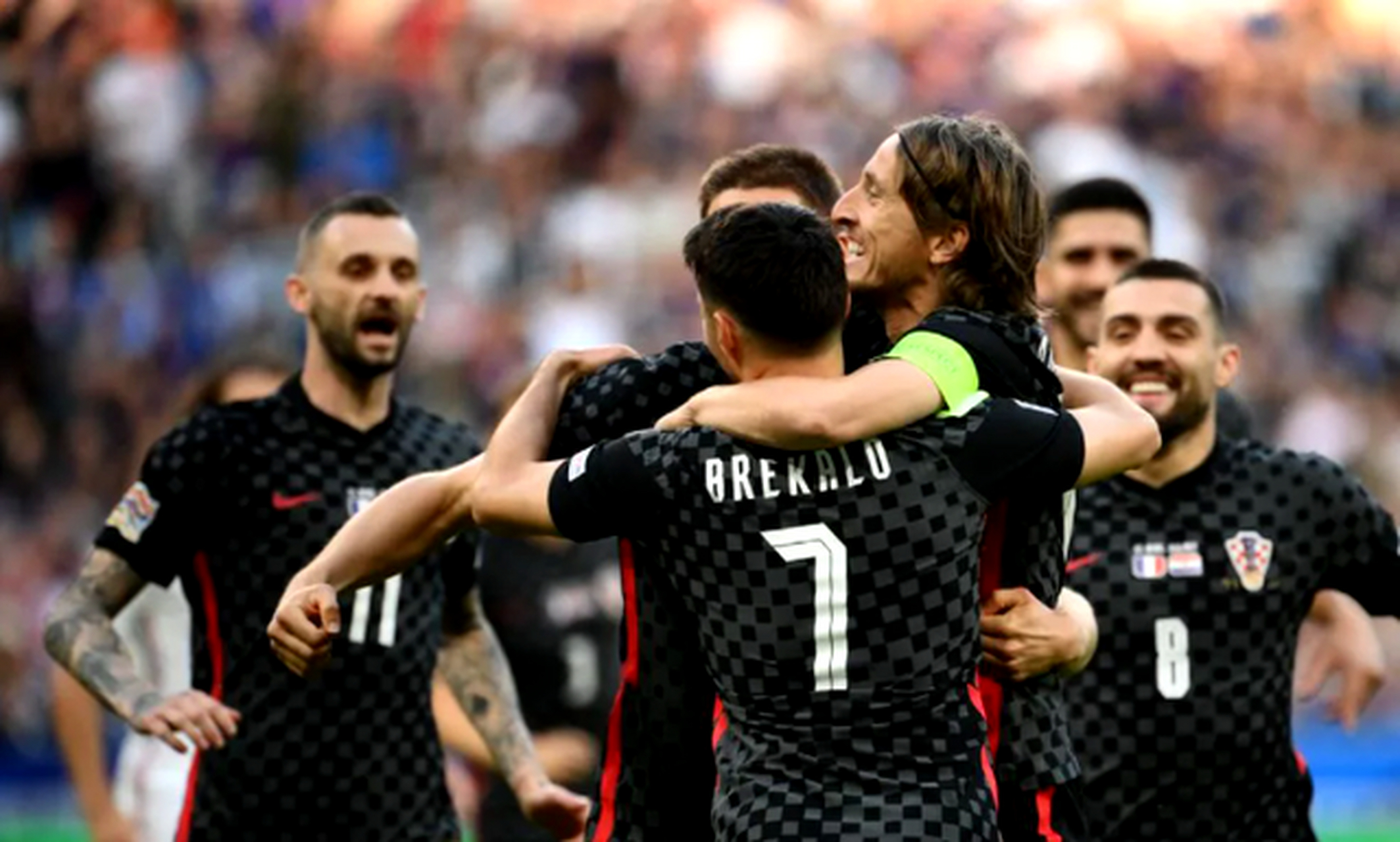 IM电竞-拼搏！两支欧洲球队在比赛中展现出实力(12支欧洲球队)